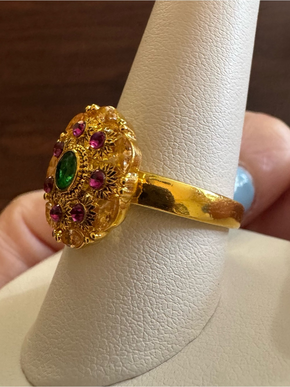Vintage Gold Tone Floral Rhinestone Statement Ring Size 9.5 - Picture 3 of 5